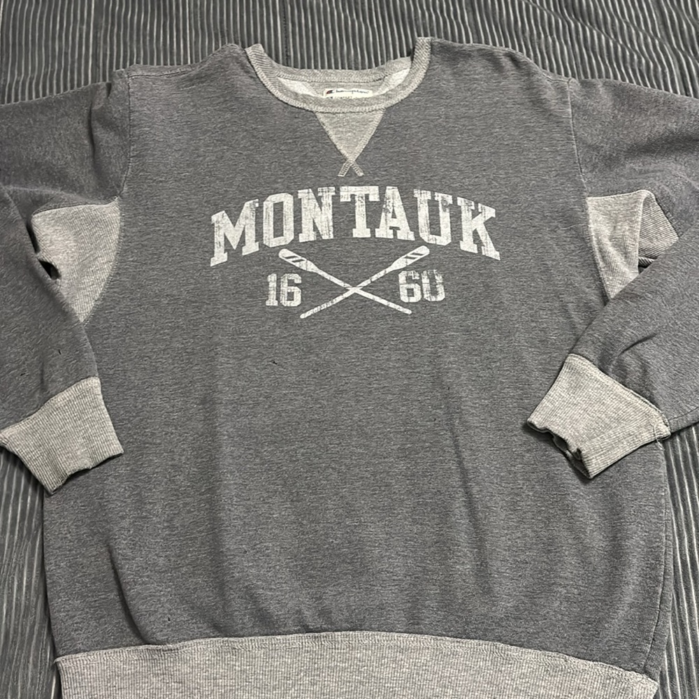 Champion Medium Montauk Crewneck Sweater Vintage Gray Spellout Sport Casual Wear